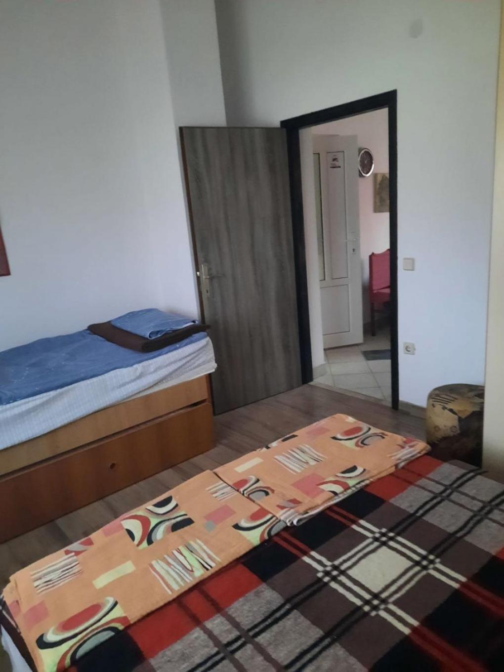 Apartments Visnja 宁 外观 照片
